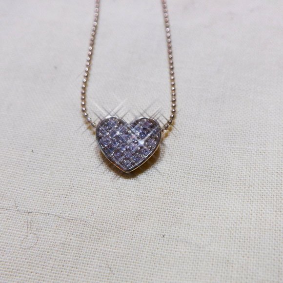 Gorgeous, Reasonable ~~~ Heart Shaped NECKLACE ~~~ - Picture 1 of 2